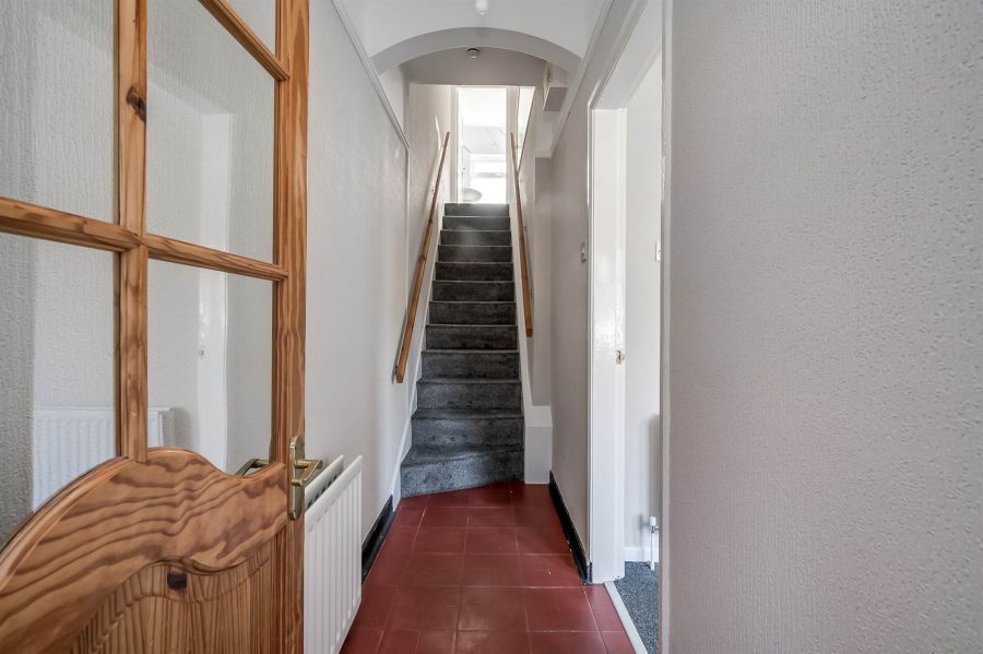 70 Ravenscroft Avenue