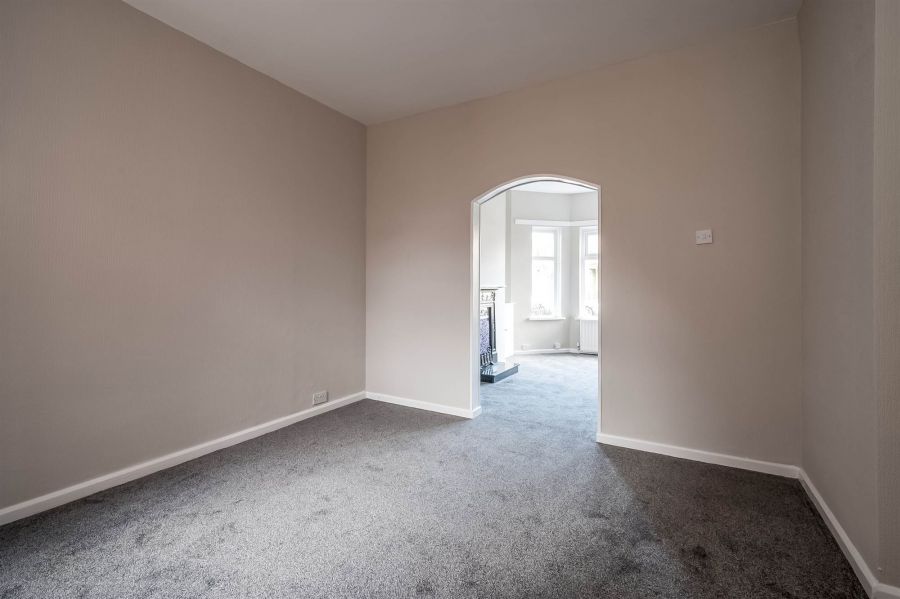 70 Ravenscroft Avenue