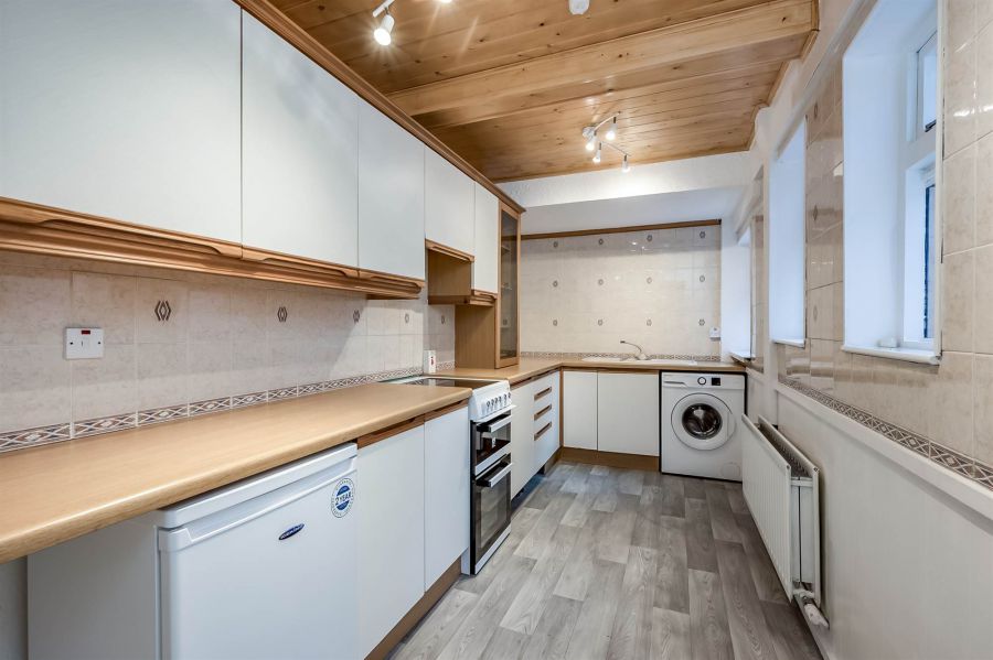 70 Ravenscroft Avenue