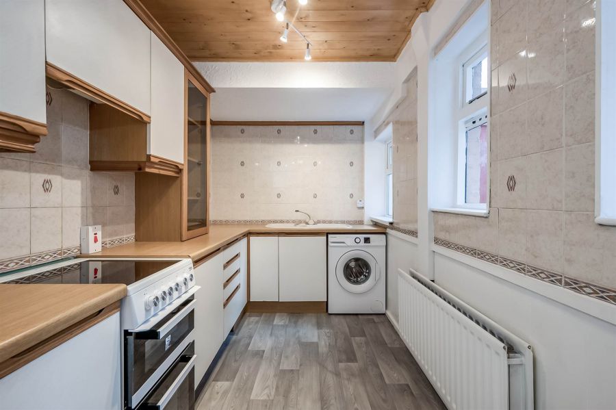 70 Ravenscroft Avenue