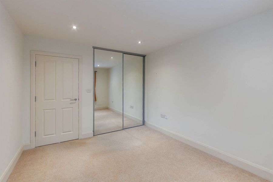 Apt 26 Sandown Manor