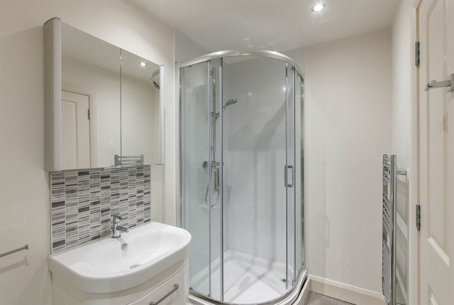 Apt 26 Sandown Manor