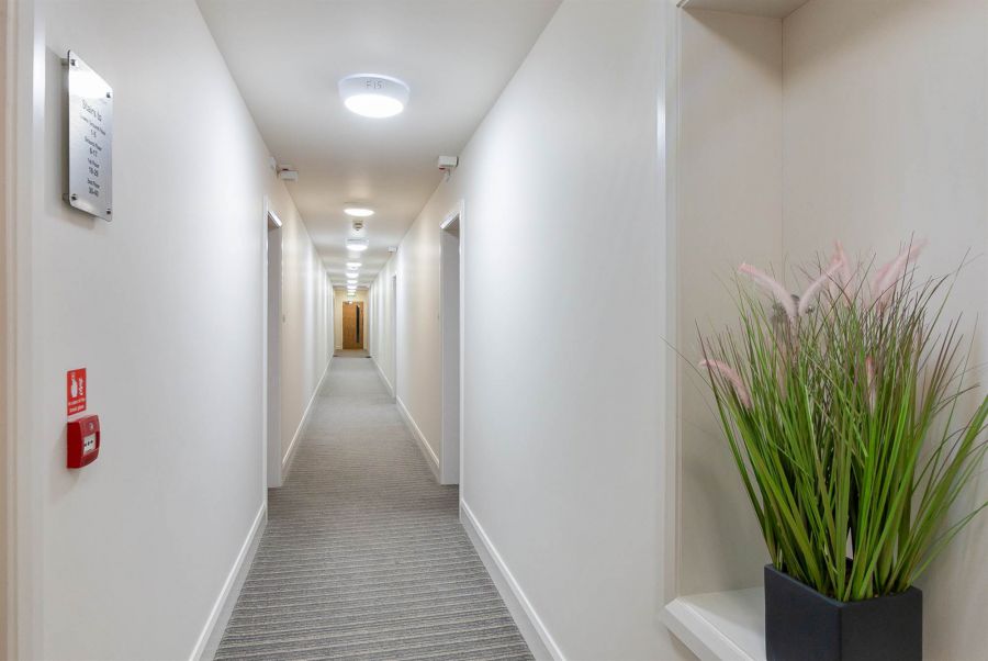 Apt 26 Sandown Manor