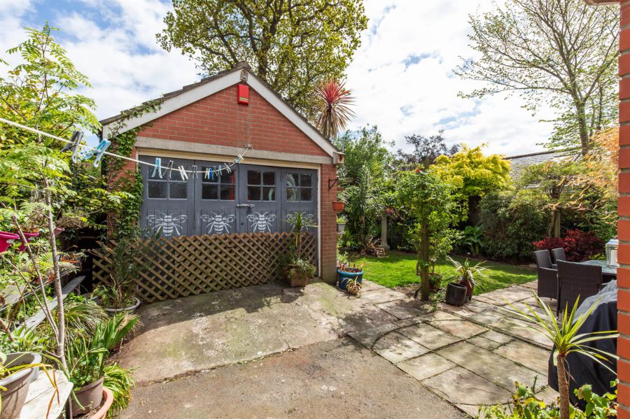 34 Cabin Hill Gardens