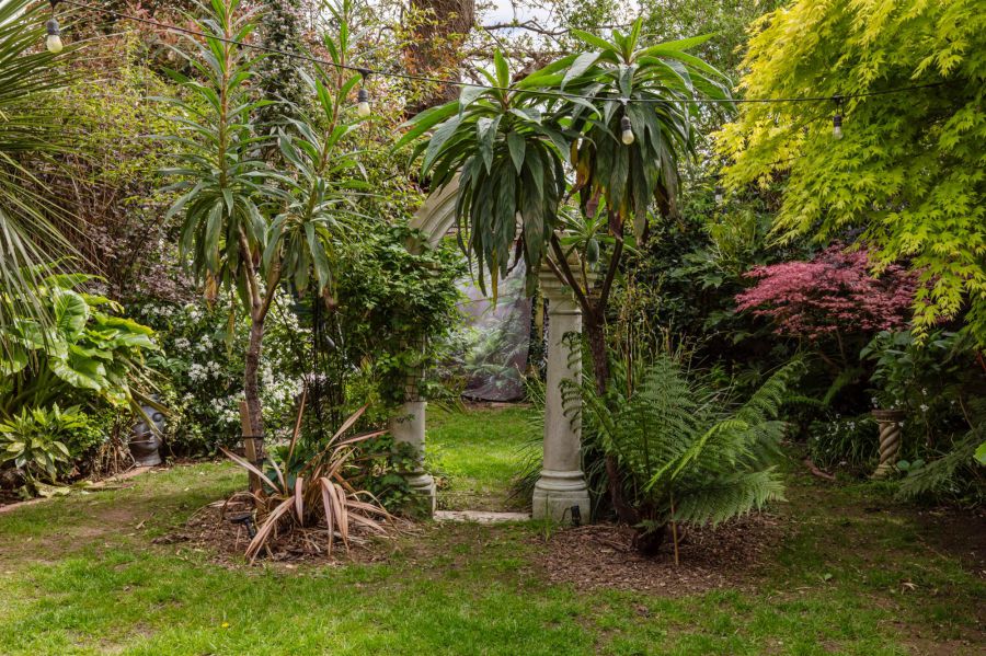34 Cabin Hill Gardens