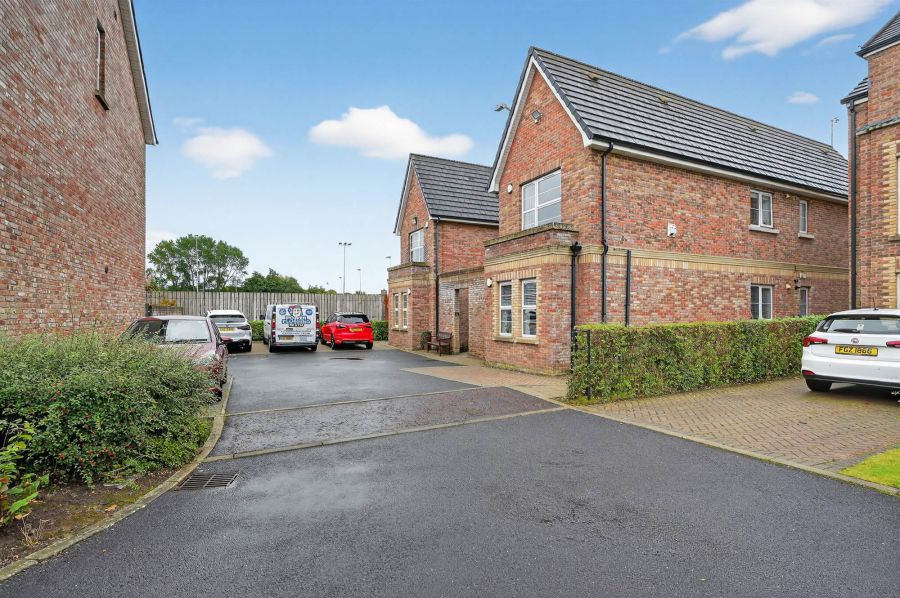 34 Strathearn Lane