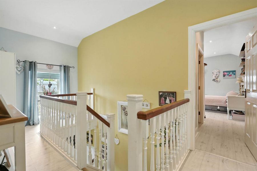 5 Manor Farm Court