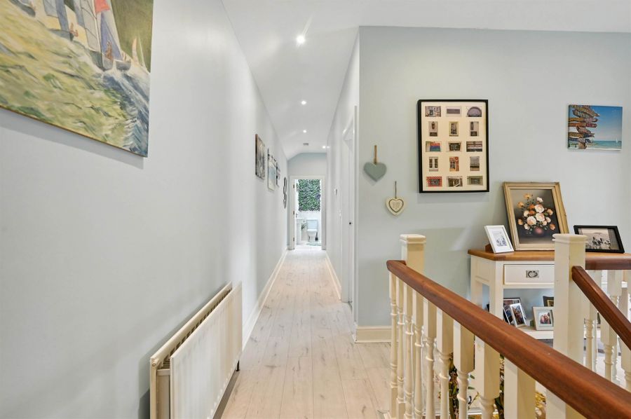 5 Manor Farm Court