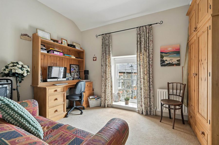 5 Manor Farm Court