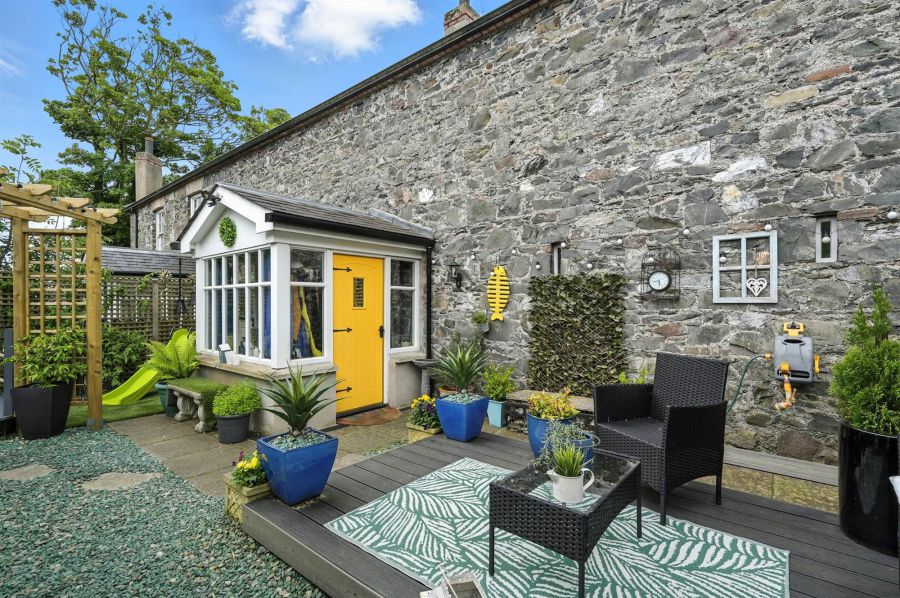 5 Manor Farm Court