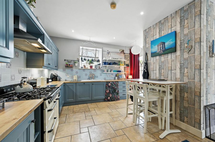 5 Manor Farm Court