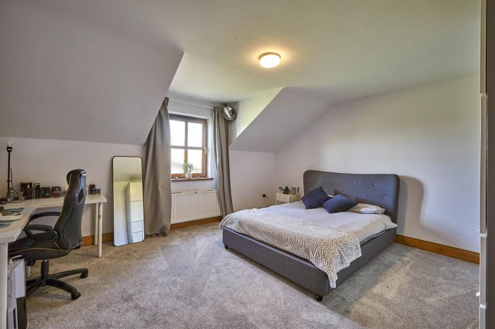 3b Blackabbey Road