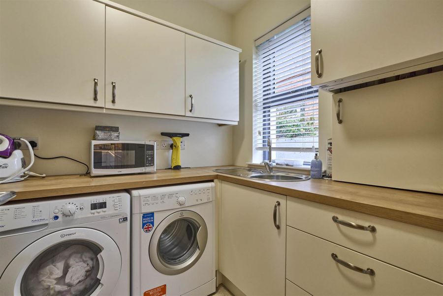 33 Ormiston Crescent