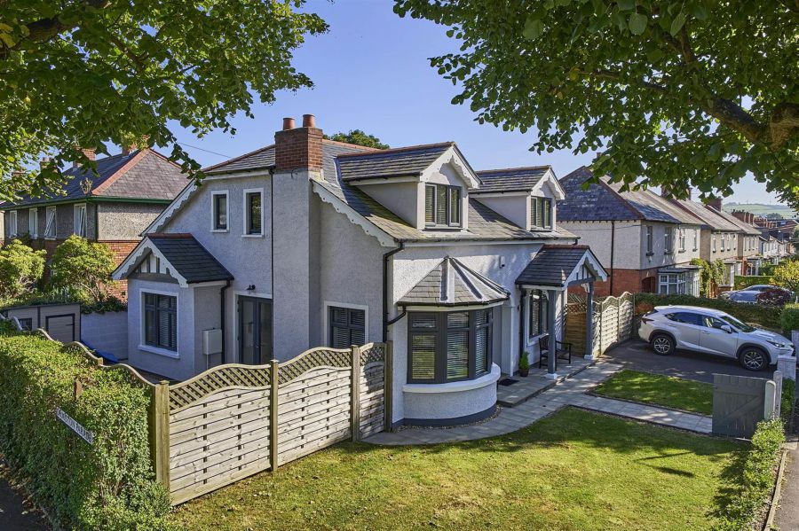 33 Ormiston Crescent