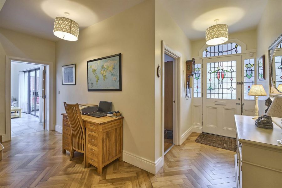 33 Ormiston Crescent