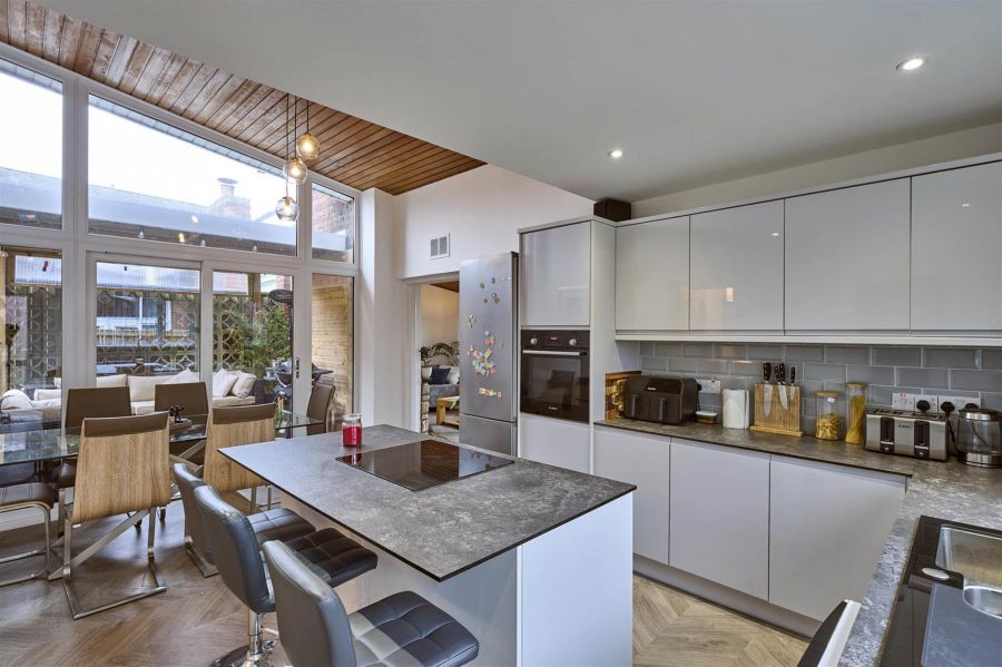 16 Rannoch Road