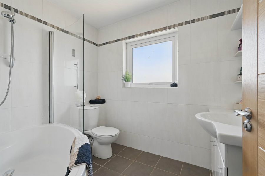 39 Whiterock Road With Annex