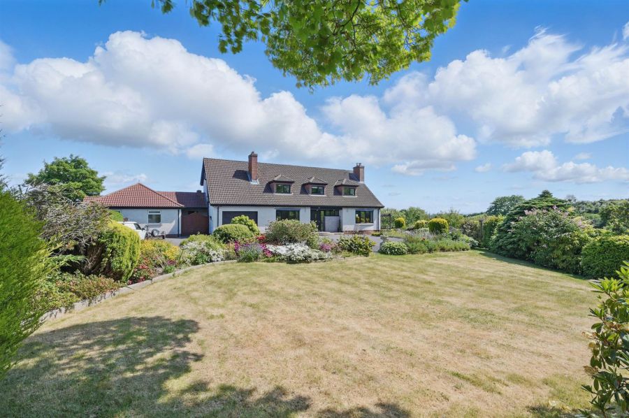 39 Whiterock Road With Annex