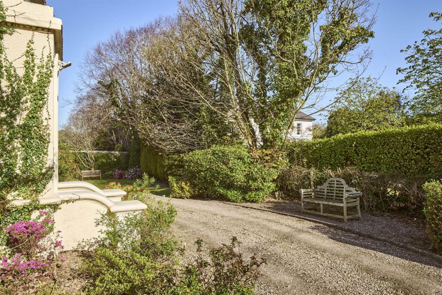 2 Old Cultra Road