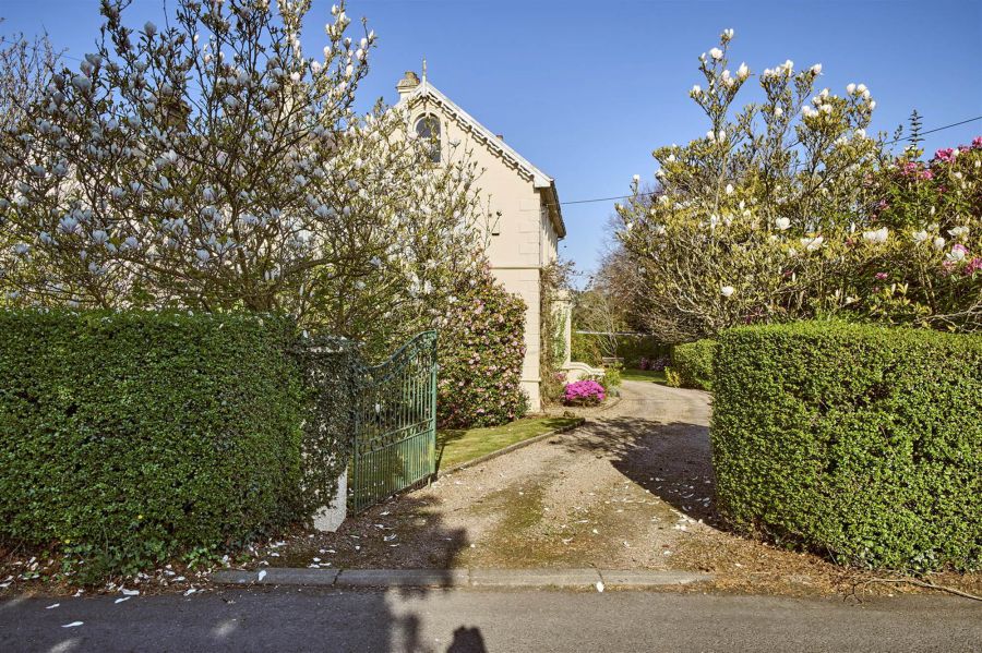 2 Old Cultra Road