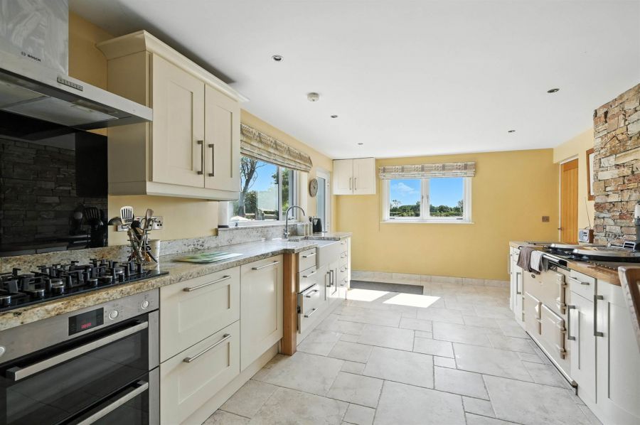 35 Loughries Road