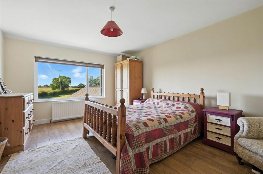 35 Loughries Road