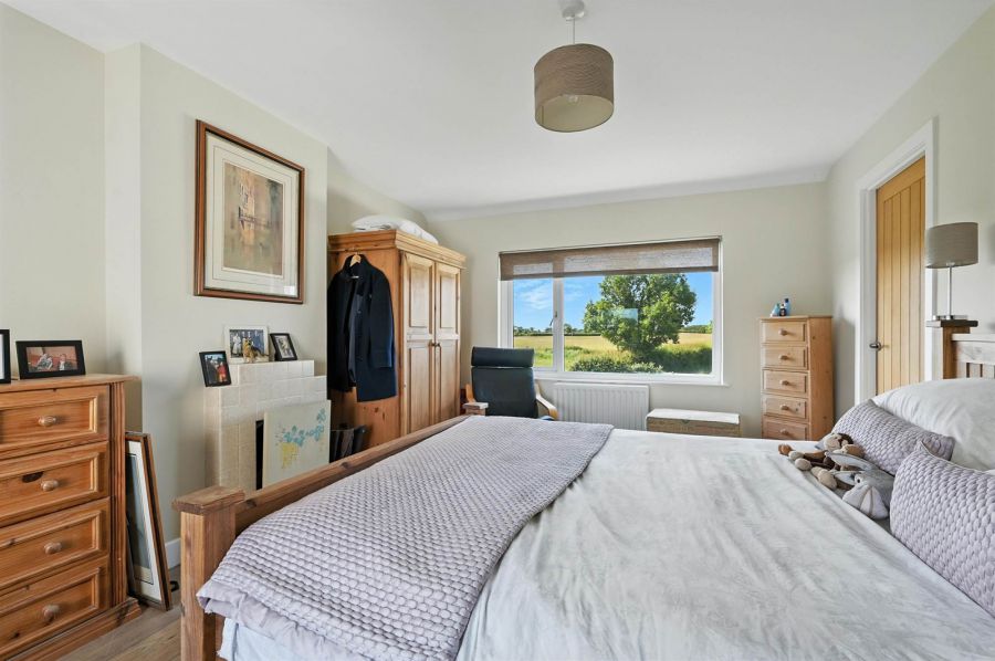 35 Loughries Road