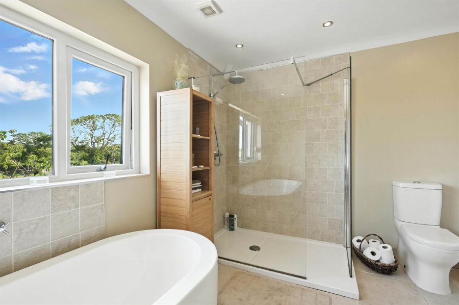 35 Loughries Road