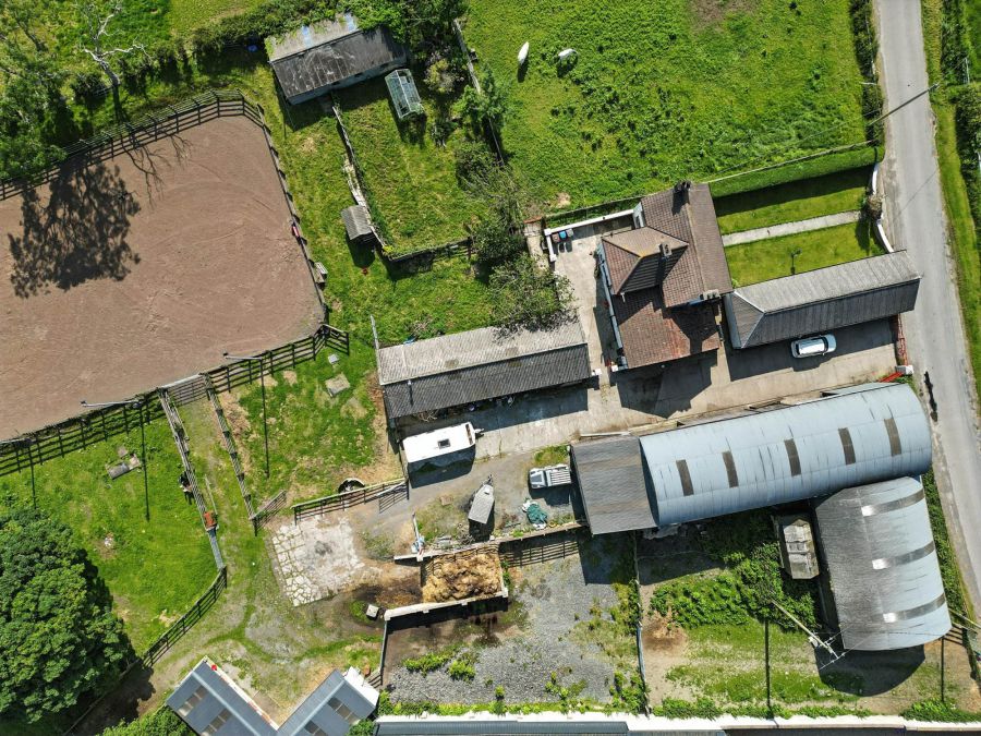 35 Loughries Road