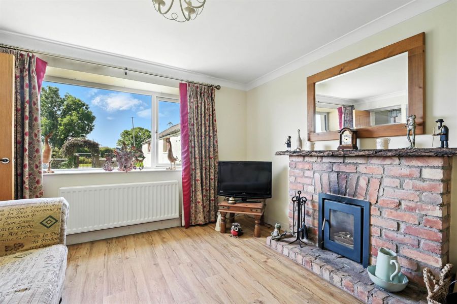 35 Loughries Road