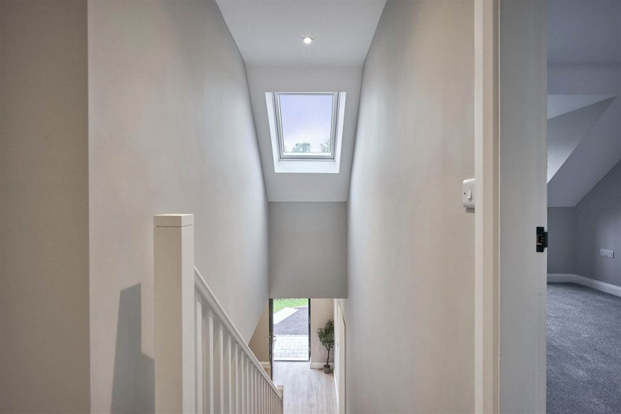 35A Lynne Crescent