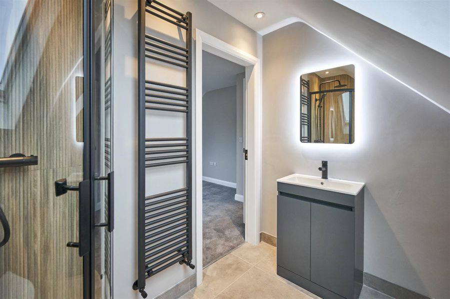 35A Lynne Crescent