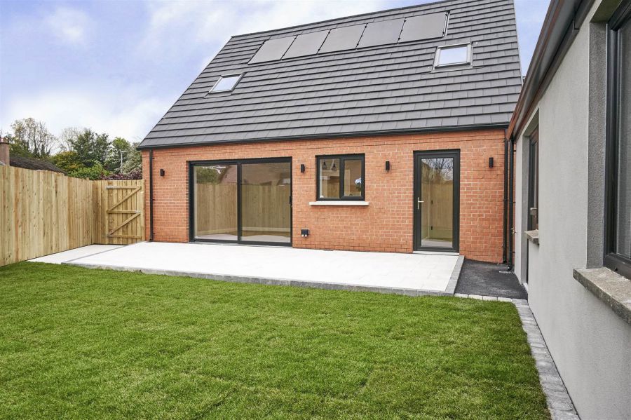 35A Lynne Crescent
