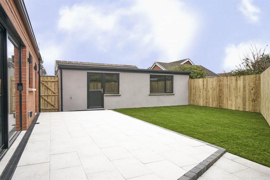 35A Lynne Crescent