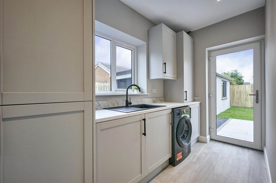 35A Lynne Crescent