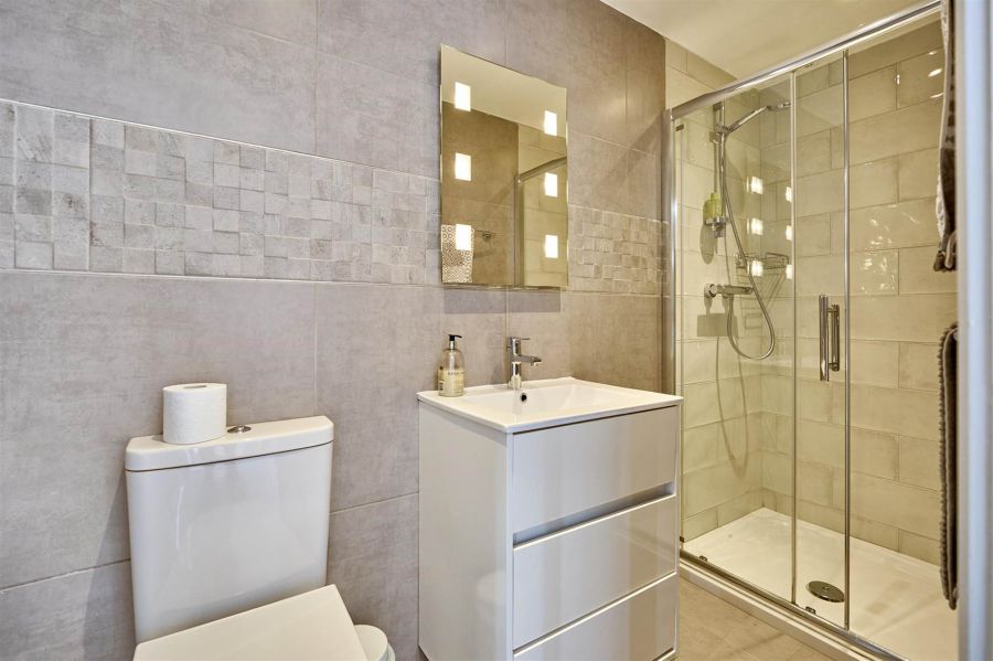 Apartment 2, 1 Fort Road