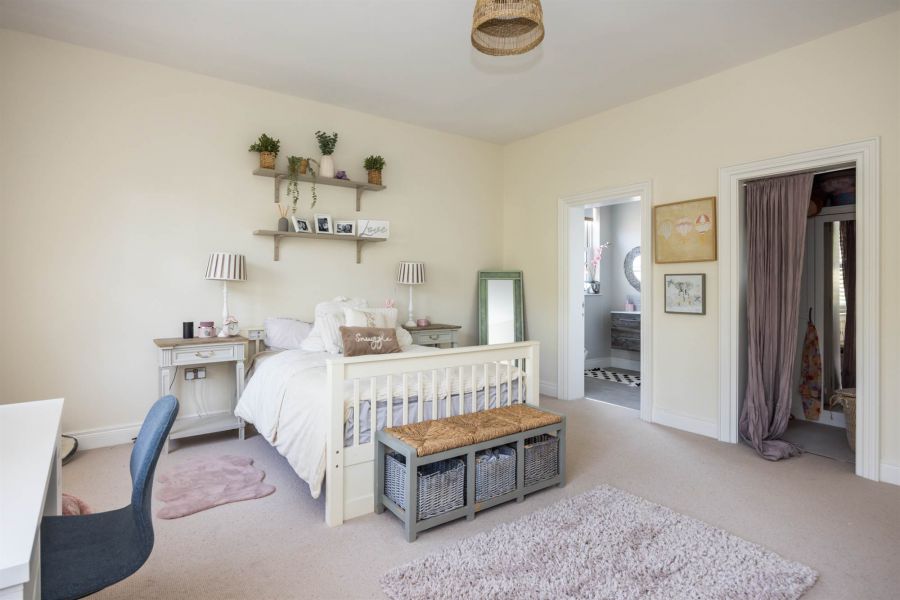 Monterey, 11a Kathleen Avenue