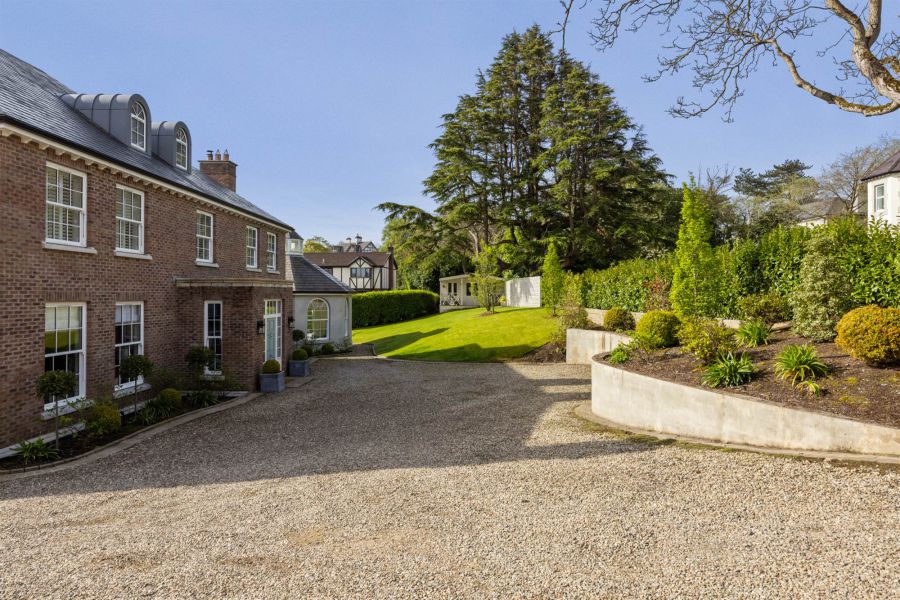 Monterey, 11a Kathleen Avenue