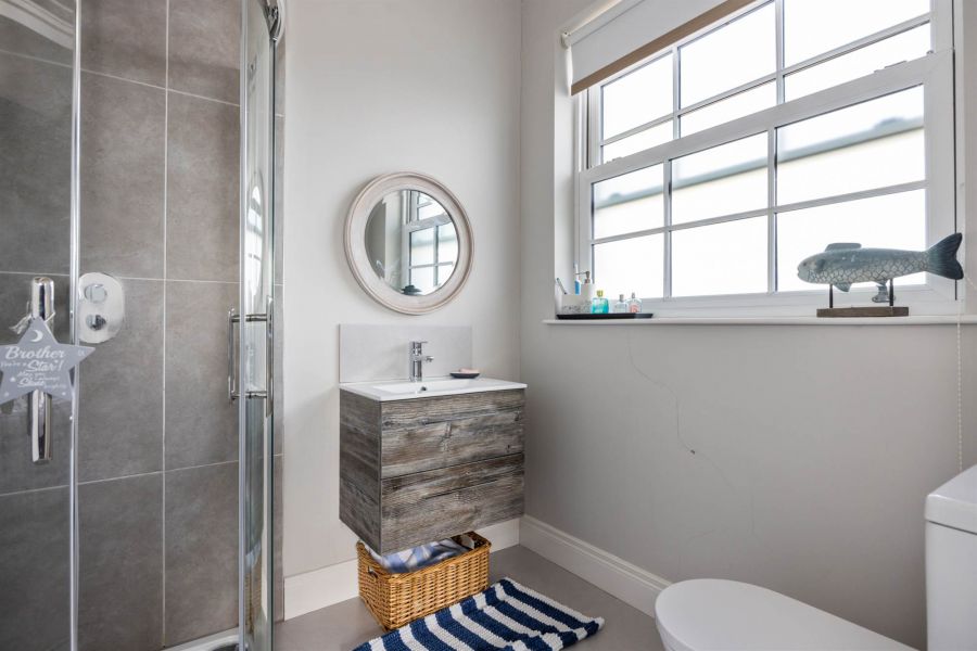 Monterey, 11a Kathleen Avenue