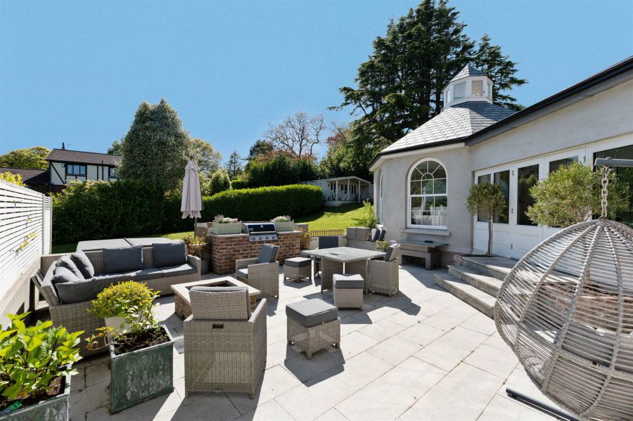 Monterey, 11a Kathleen Avenue
