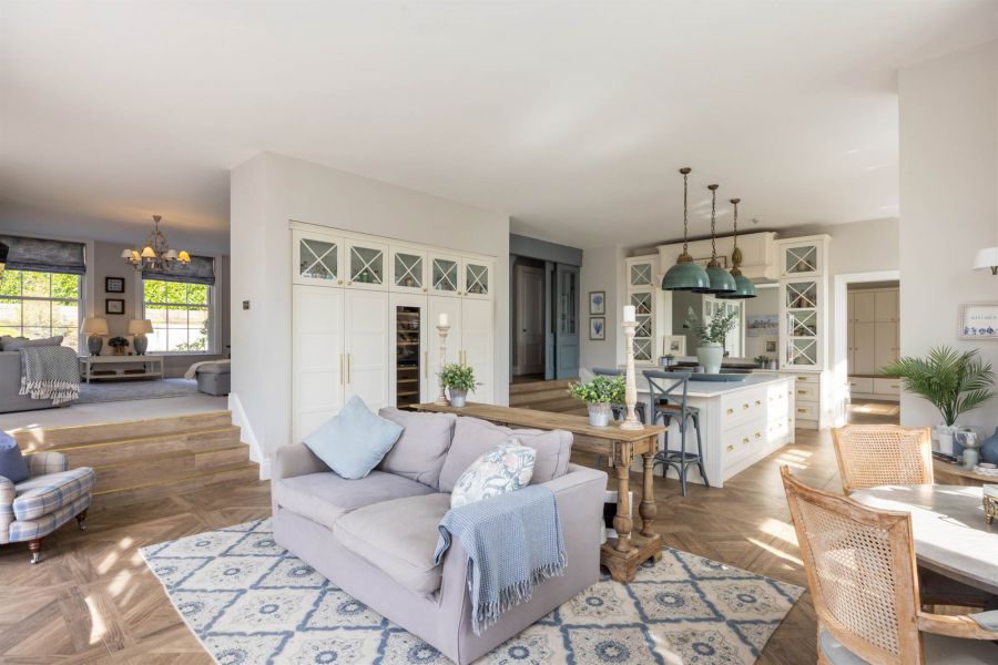 Monterey, 11a Kathleen Avenue