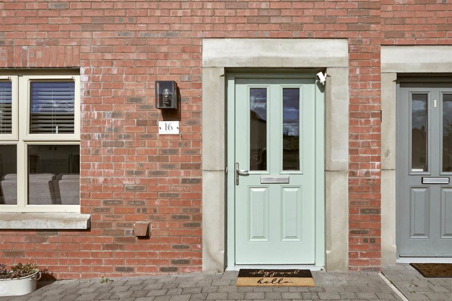 16 Ballyvarnet Lane