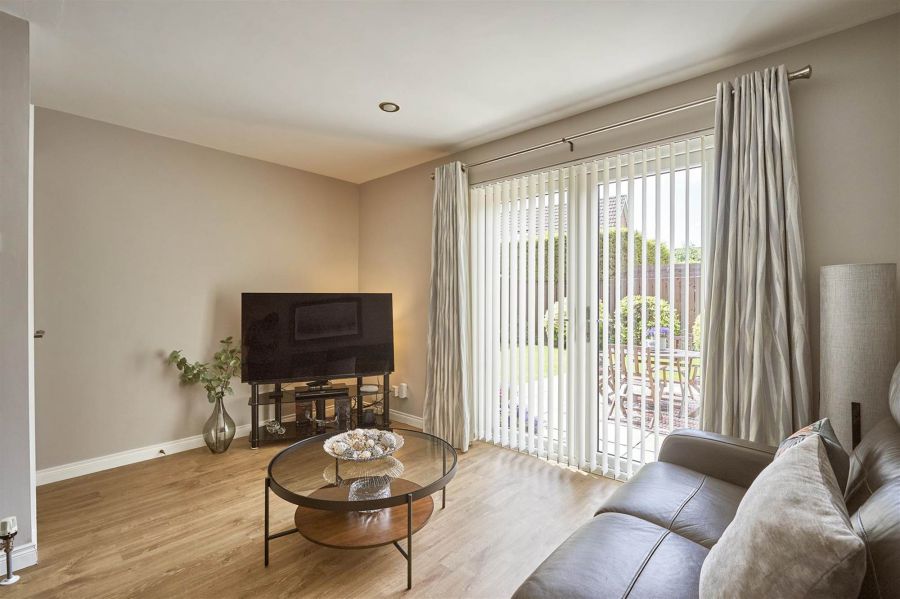 8 Dunkeld Court