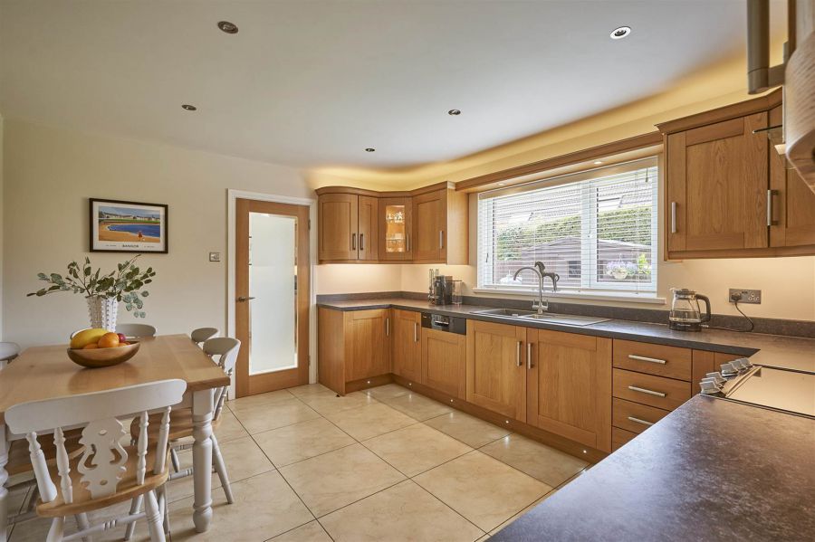 8 Dunkeld Court