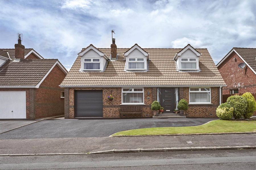 8 Dunkeld Court