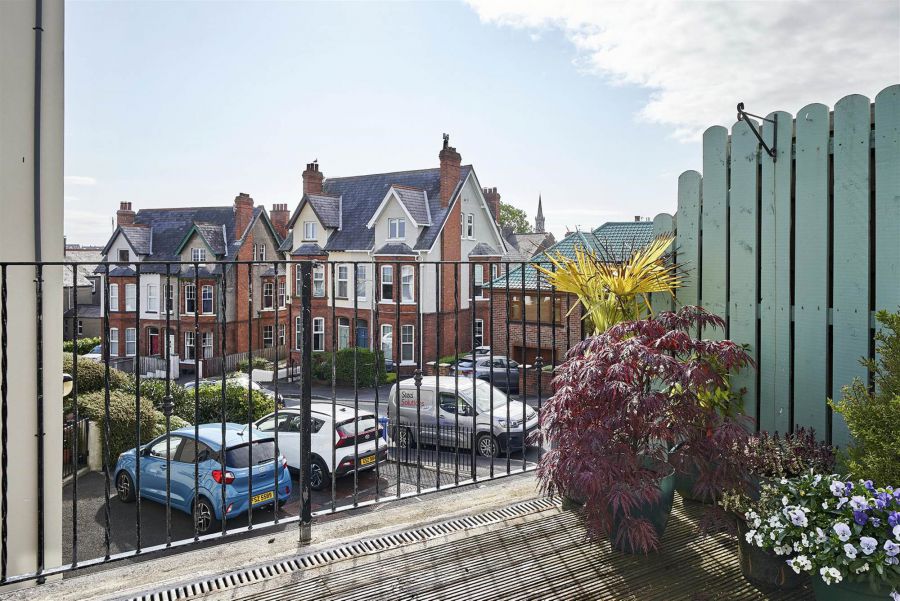 6 Princetown Road