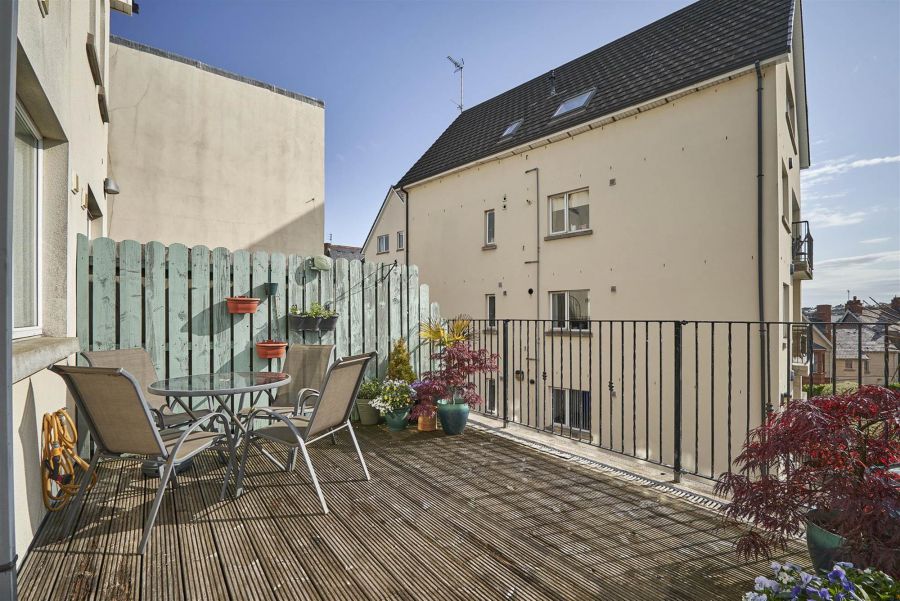 6 Princetown Road