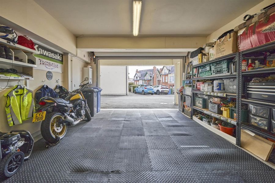6 Princetown Road
