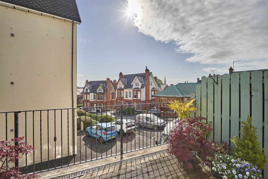 6 Princetown Road