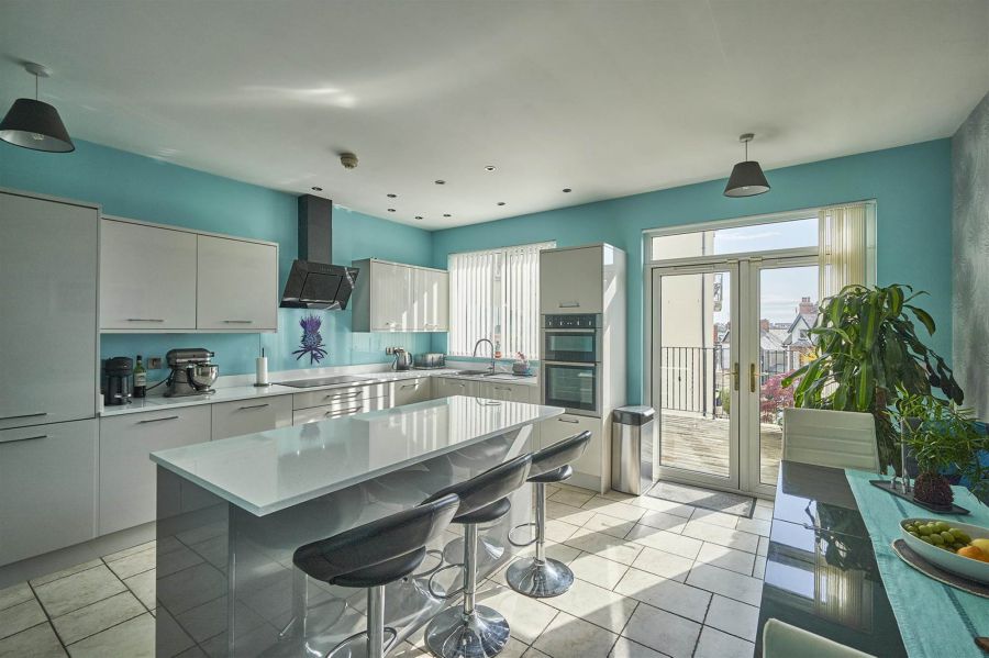 6 Princetown Road